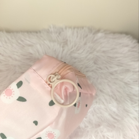 🚗 Car Kit! 💓 Pink Floral Bag filled with On The Go Essentials! ✨ - Picture 4 of 6